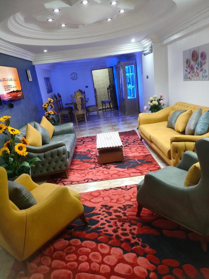 المنيل Apartment *