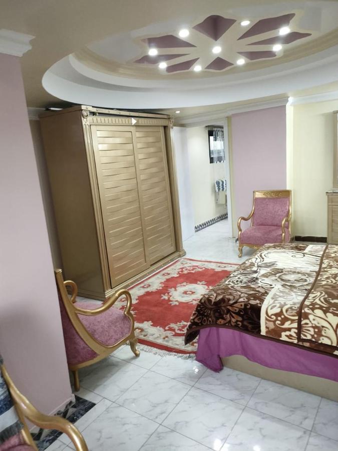المنيل Apartment *